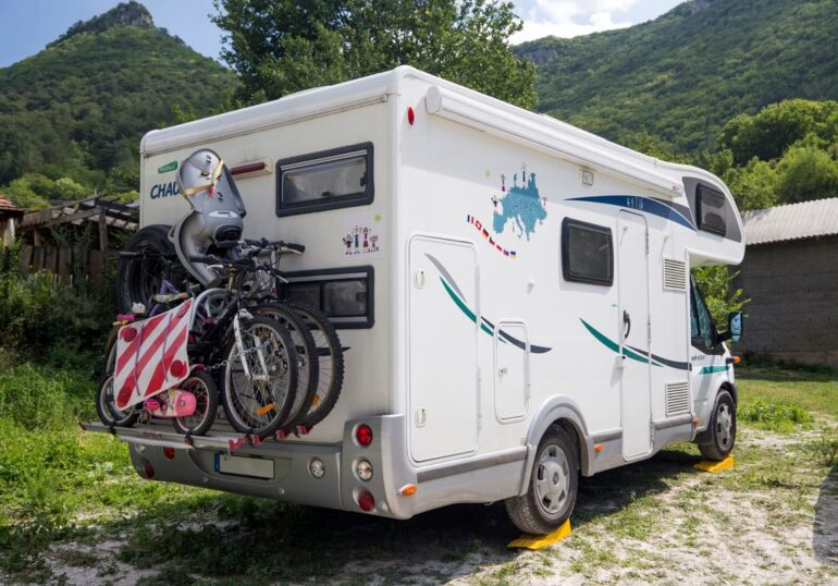 Avant de prendre la route en camping-car en Espagne : entretien, sécurité et bons plans