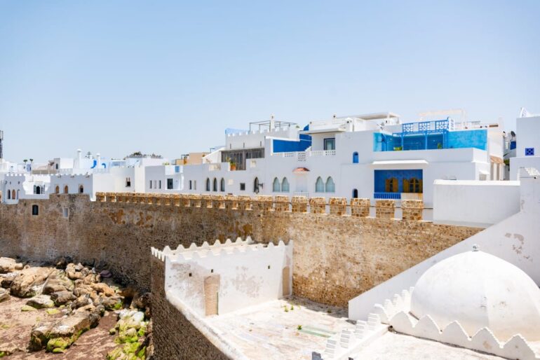 En tournée à Asilah, sur la côte nord du Maroc