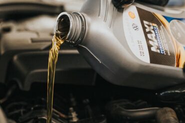 Entretien automobile et moto : calendrier et coûts réels