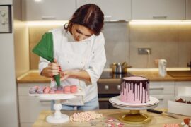 Rainbow cake : quand le loisir créatif s’invite dans la cuisine